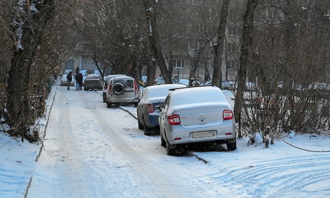 Автоэксперт Александр Попов объяснил, как быстро завести машину в мороз