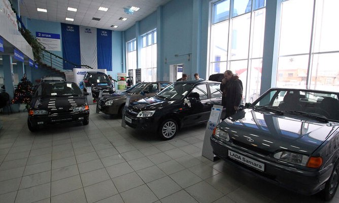 Средняя цена на подержанные автомобили в Петербурге выросла на 2,3% в октябре