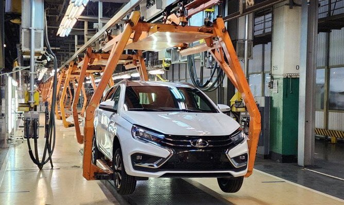 «АвтоВАЗ»: продажи автомобилей Lada выросли на 66% в ноябре