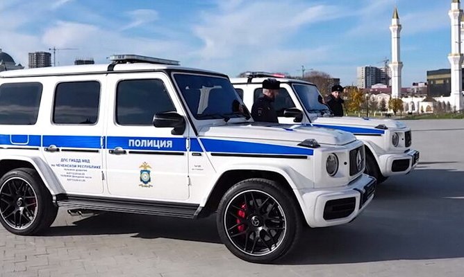 Полиция Чечни получила внедорожники Mercedes-AMG G63 стоимостью 33 млн рублей