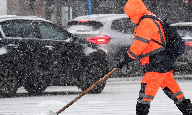 ЦОДД Москвы назвал шесть правил езды в снегопад
