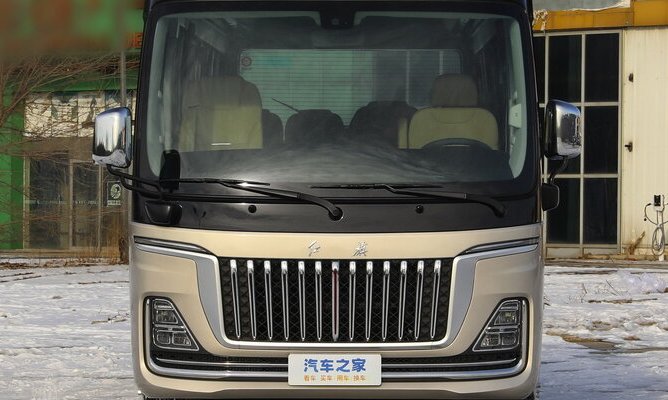 Представлен люксовый автобус Hongqi для партийной элиты Китая