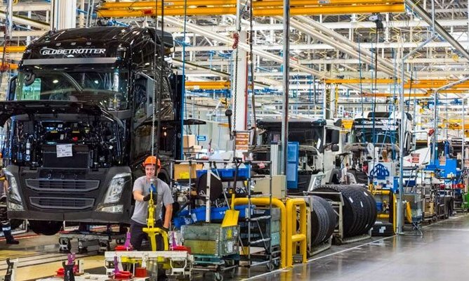 Губернатор Шапша: заводы Volkswagen, Peugeot и Volvo заработают в 2023 году