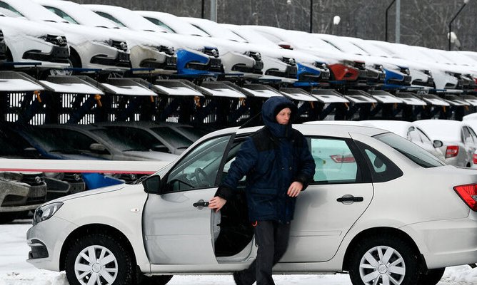 В РФ АвтоВАЗ нашел для Lada Granta новый цвет кузова «Кориандр»