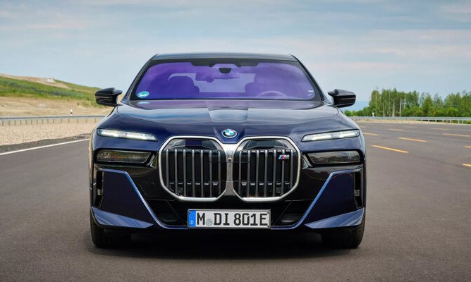 BMW 7-Series впервые получила технологию беспилотного вождения уровня 3