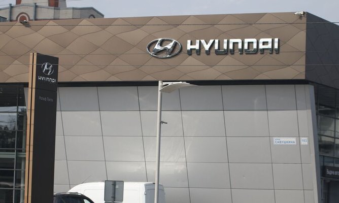 Мантуров заявил о скором перезапуске производства на заводе Hyundai в Петербурге
