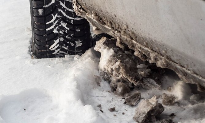 Издание njcar.ru рассказало, почему автомобилю опасен длительный простой