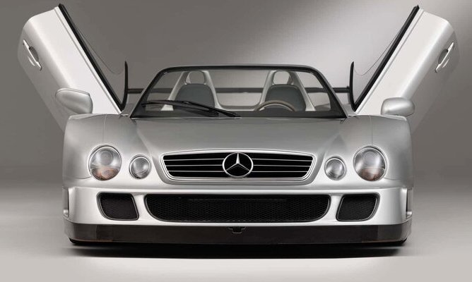 Один из шести редчайших родстеров Mercedes-Benz CLK GTR пустили с молотка