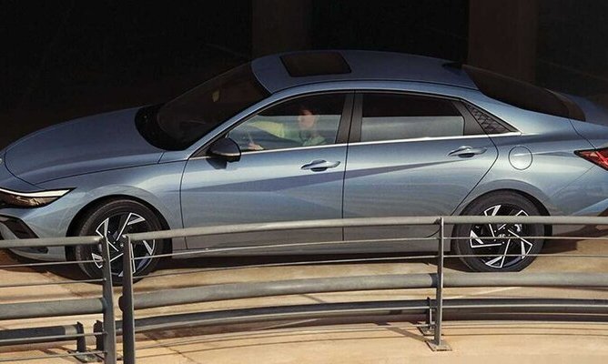 В России нашли в продаже новые седаны Hyundai Elantra по цене от 2,5 млн рублей