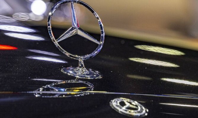 Владельцы подмосковного завода Mercedes-Benz нашли способ запустить производство