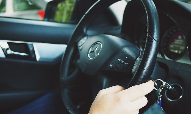Из-за одной отметки в водительских правах могут отстранить от управления авто