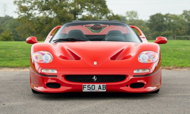 Ferrari F50 Рода Стюарта выставлена на аукцион — за неё предложили почти € 3 млн