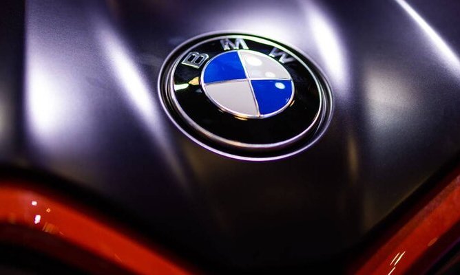 В России нашли в продаже новой BMW 5-Series за 10,8 млн рублей