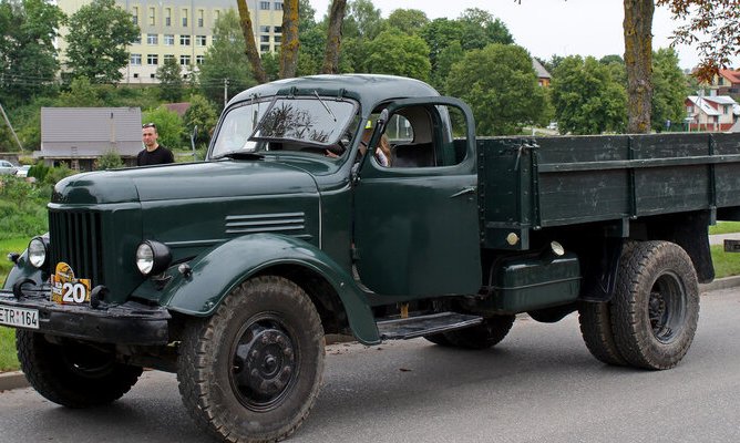 В Хакасии нашли в продаже редчайший грузовик ЗИЛ-164 за 190 000 рублей