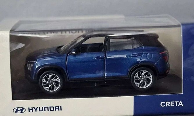 Работникам завода Hyundai в Петербурге раздали масштабные модельки Hyundai Creta