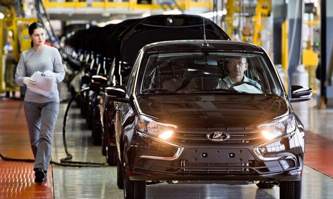 АвтоВАЗ планирует увеличить производство Lada Granta в декабре 2023 года