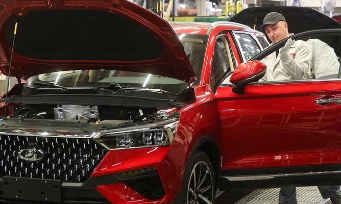 Глава АВТОВАЗа Cоколов озвучил сроки полномасштабного запуска производства Lada