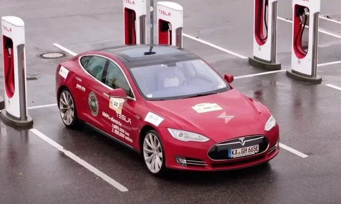 В Германии нашли электромобиль Tesla Model S с рекордным пробегом