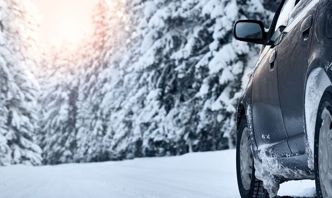 Водителям в РФ дали три совета, как подготовить автомобиль к зиме